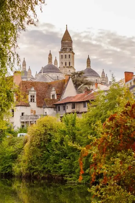Entre villages, patrimoine et vignobles