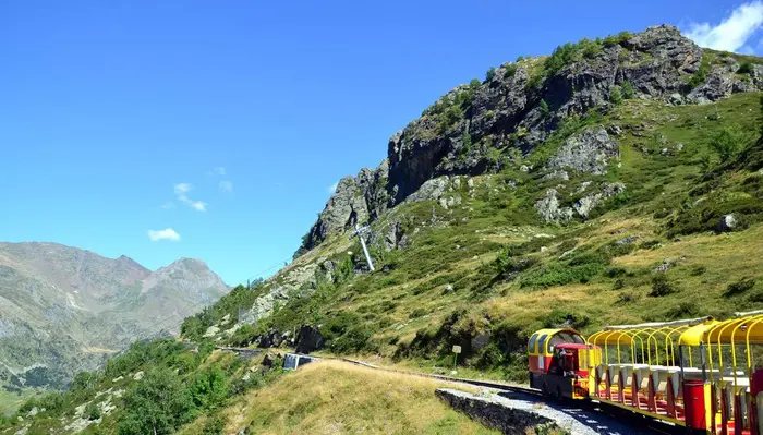 Laruns, lacs, cols et patrimoine