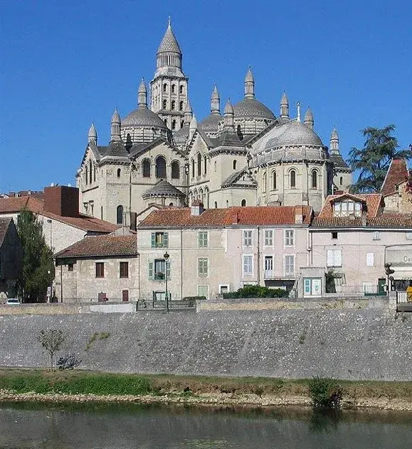 Châteaux, grottes et villes du Périgord