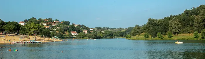 Pays basque entre villages et reliefs
