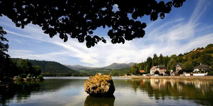 Entre lacs, villages et patrimoine