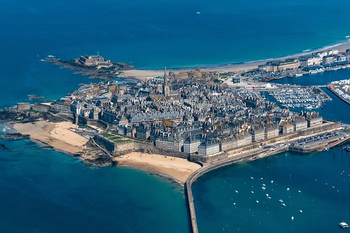 Entre Cancale, remparts et sentiers côtiers