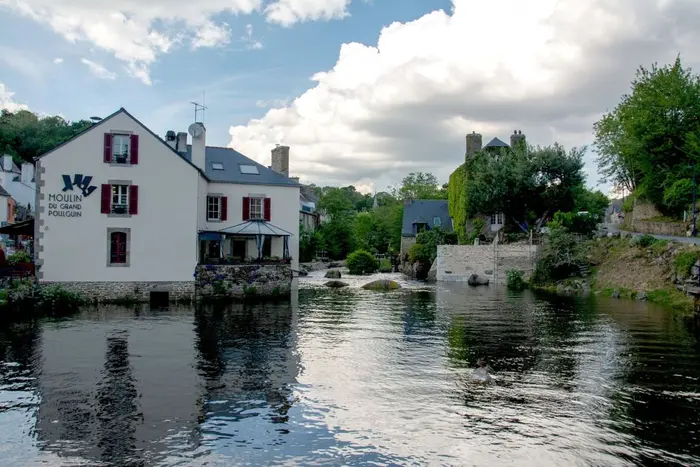 Entre littoral breton, port et cité fortifiée