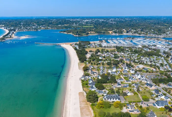 Entre littoral breton, port et cité fortifiée