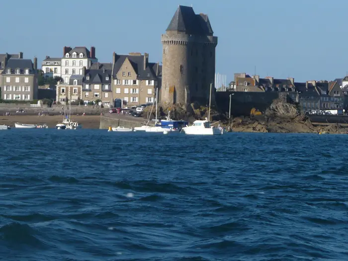 Entre remparts, abbaye et caps bretons