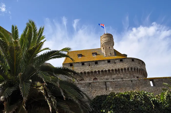 Entre remparts, abbaye et caps bretons