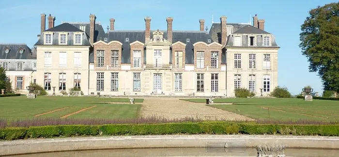 Versailles, Thoiry et Paris à portée