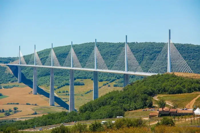 Villages, cirques et patrimoine autour