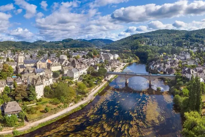 La Corrèze entre cascades et cités