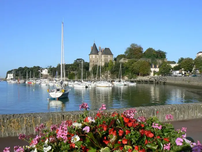 Entre plage, ports et villes voisines