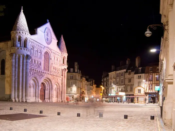 Village, balades et grandes visites