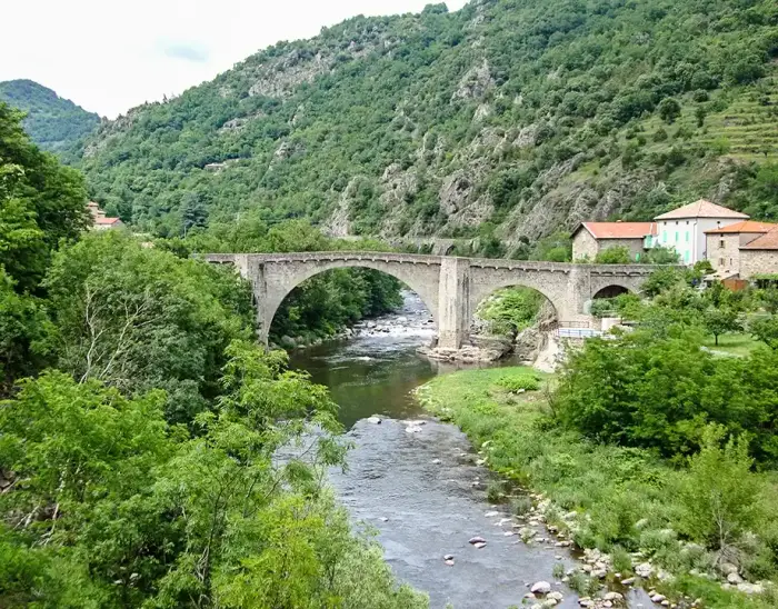 Villages ardéchois et grands sites naturels