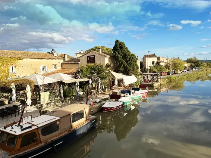 Canal, villages et cités historiques autour