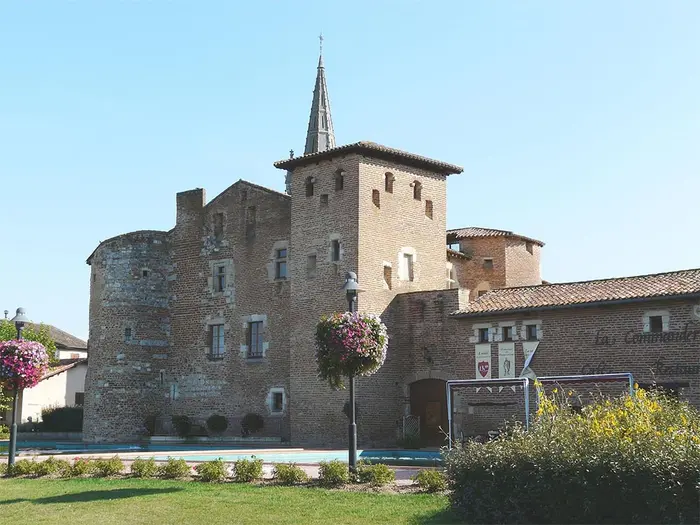 Villages, château et nature autour