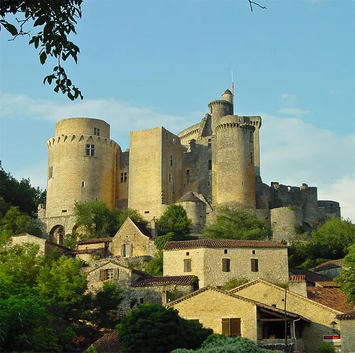 Villages, château et nature autour