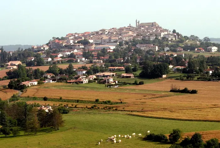 Villages, château et nature autour