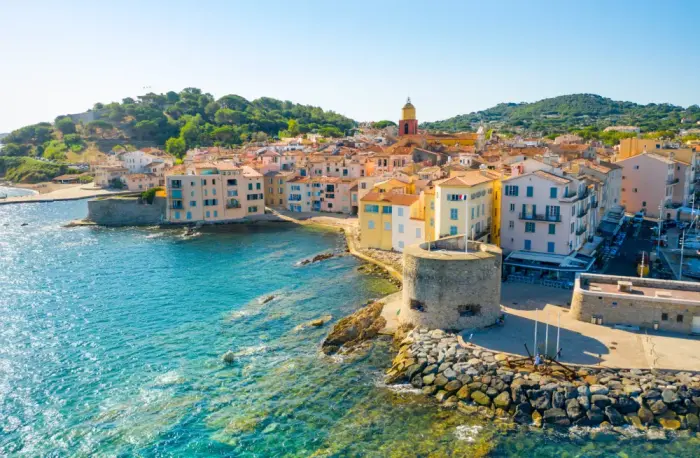 Villages perchés et panoramas du golfe