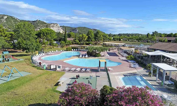 Camping - Villeneuve-lès-Avignon - Languedoc-Roussillon - L'île des Papes