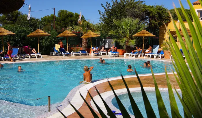 Camping - Hyères - Provence-Alpes-Côte d'Azur - International et Spa