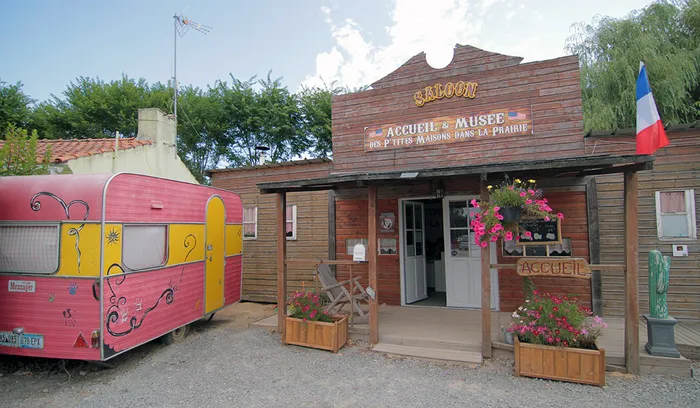 Camping - Sallertaine - Pays de Loire - Les P'tites Maisons dans la Prairie