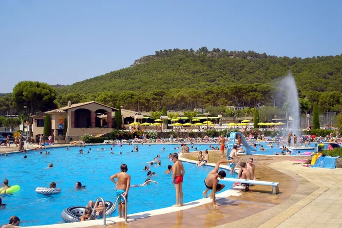 Camping - Estartit - Costa Brava - Castell Montgri