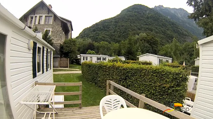 Camping - Le Bourg-d'Oisans - Rhône-Alpes - Le Château de Rochetaillée