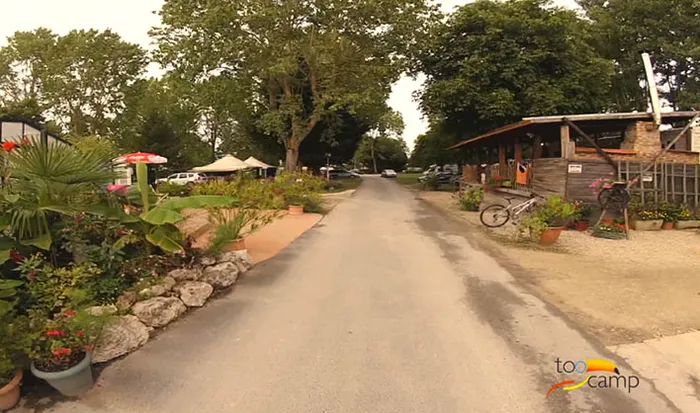 Camping - Faverolles-sur-Cher - Grand Centre - Couleurs du Monde