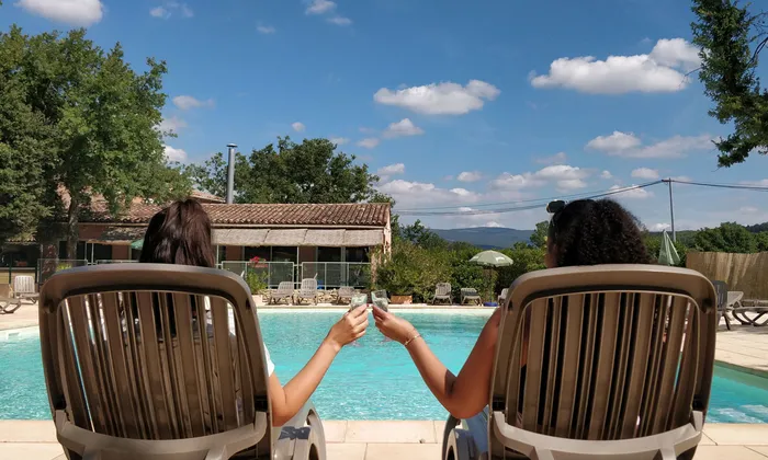 Camping - Saint-Saturnin-lès-Apt - Provence-Alpes-Côte d'Azur - Domaine des Chênes Blancs