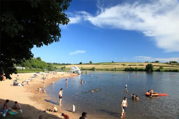 Camping - Arnay-le-Duc - Bourgogne - L'Etang Fouché