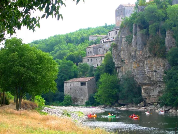 Camping - Balazuc - Rhône-Alpes - La Falaise