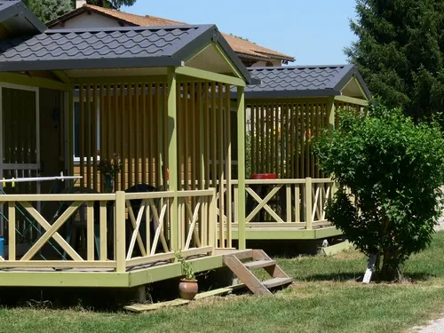 Camping - Chanas - Rhône-Alpes - Les Guyots