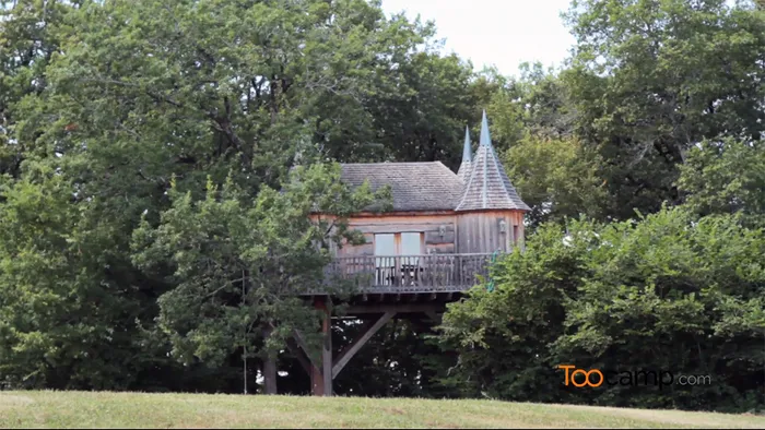 Camping - Nojals-et-Clotte - Aquitaine - Le Domaine de Puybeton - Château dans les arbres
