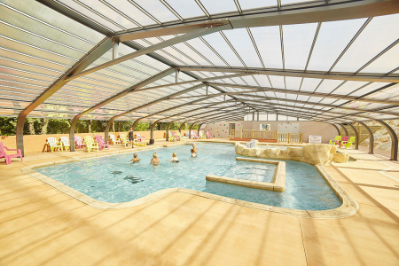 Les meilleurs campings avec piscine couverte