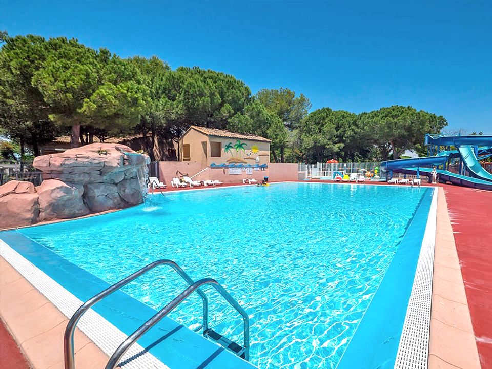 Plage 🌴, piscine et toboggans en Méditerranée ! Dès 196 € la semaine en bord de mer en mobil-home 4 personnes | 6370