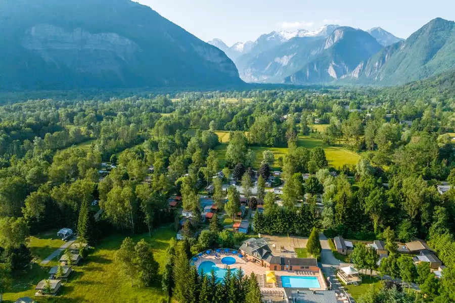 Superdeal Camping -Le Bourg-d'Oisans - Rhône-Alpes - Le Belledonne - dès dès 399 € pour 7 nuits la semaine | 6330 Superdeal Camping -Le Bourg-d'Oisans - Rhône-Alpes - Le Belledonne - dès dès 399 € pour 7 nuits la semaine | 6330